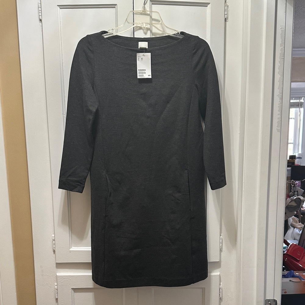 H&M charcoal gray dress with pockets nwt. Size Xs